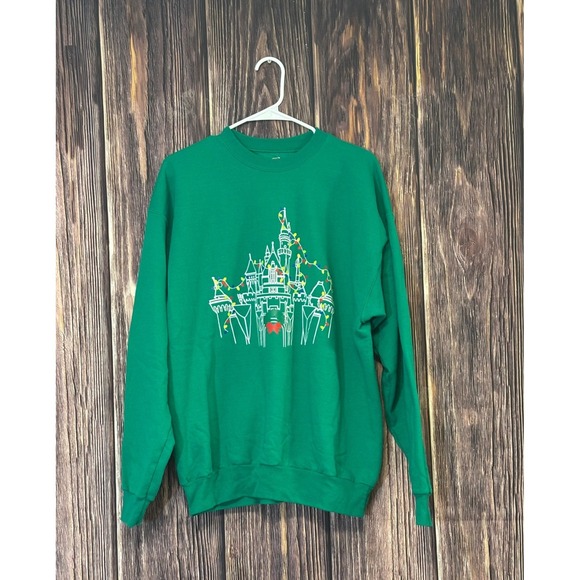 Hanes Other - Sweatshirt Mens L/G Green Castle Christmas Graphic Print Preshrunk Pullover